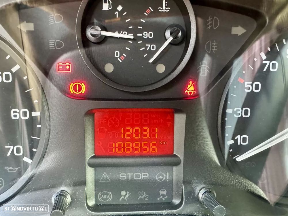 Peugeot partner 1.6 hdi 90cv 3 lugares - 23