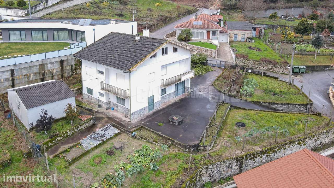Moradia Isolada V3+4 em Orgens - Grande imagem: 2/21