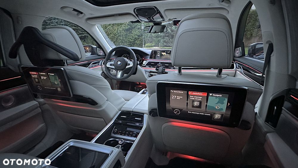 BMW Seria 7 M760Li xDrive - 9
