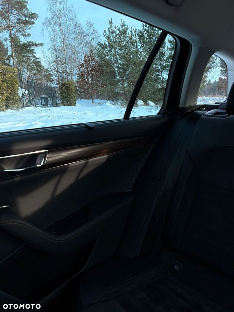 Skoda Superb 2.0 TSI 4x4 Scout DSG - 23