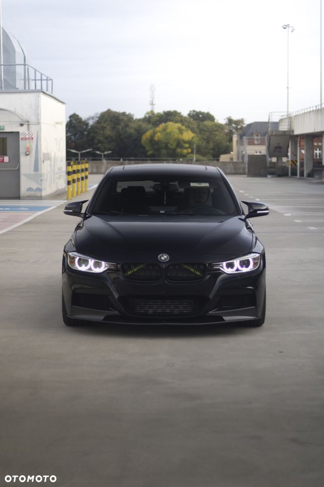 BMW Seria 3 335i Sport-Aut Sport Line - 2