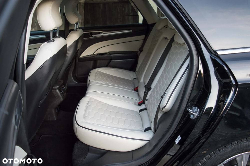 Ford Mondeo Turnier 2.0 TDCi Start-Stopp Vignale - 30