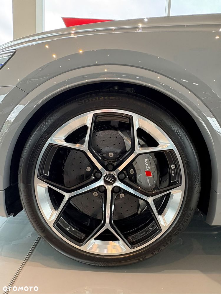 Audi RS Q8 - 12