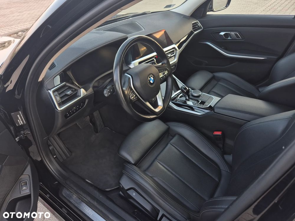 BMW Seria 3 320d xDrive MHEV Luxury Line - 18