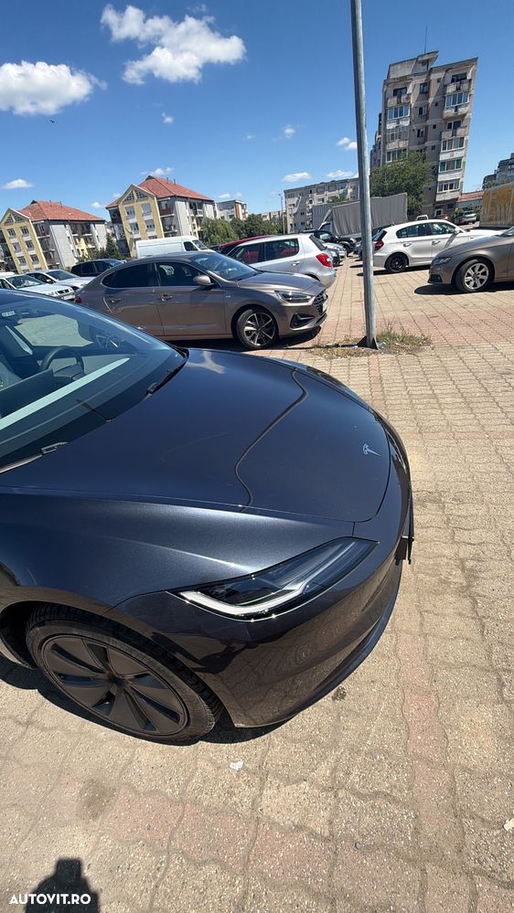 Tesla Model 3 - 7
