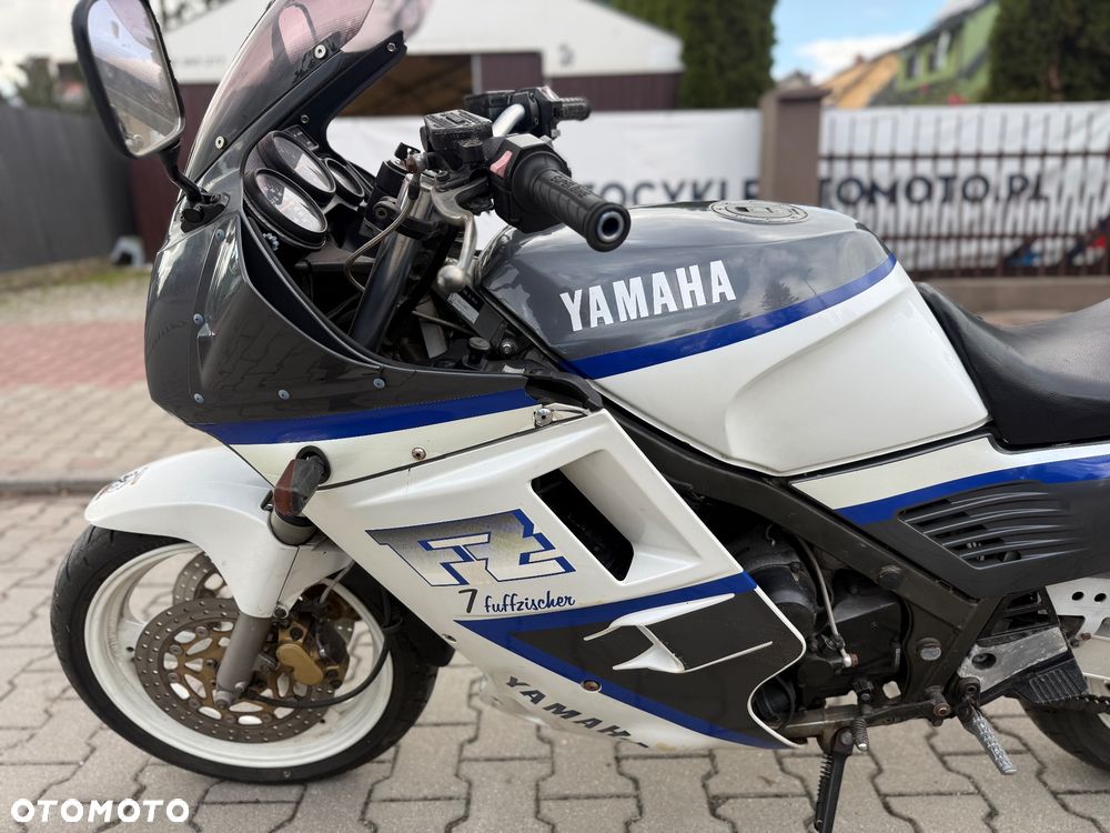 Yamaha FZ - 20