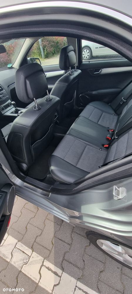 Mercedes-Benz Klasa C 220 CDI Avantgarde - 9