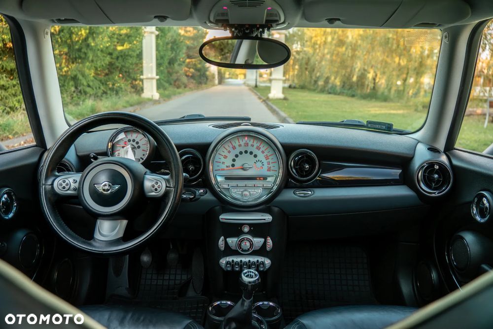 MINI Cooper Standard - 10