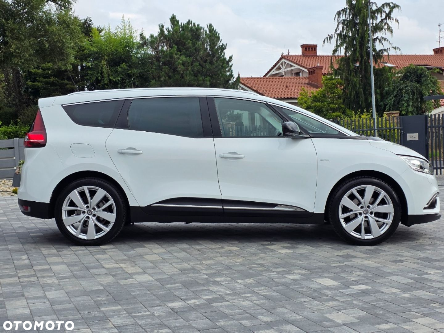 Renault Grand Scenic - 7
