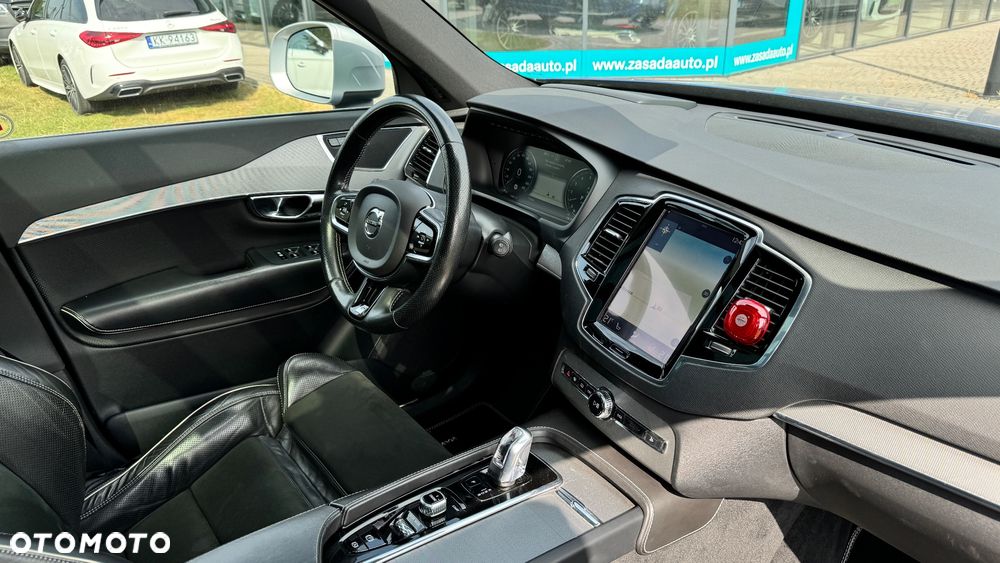 Volvo XC 90 T8 AWD Plug-In Hybrid R-Design 7os - 28