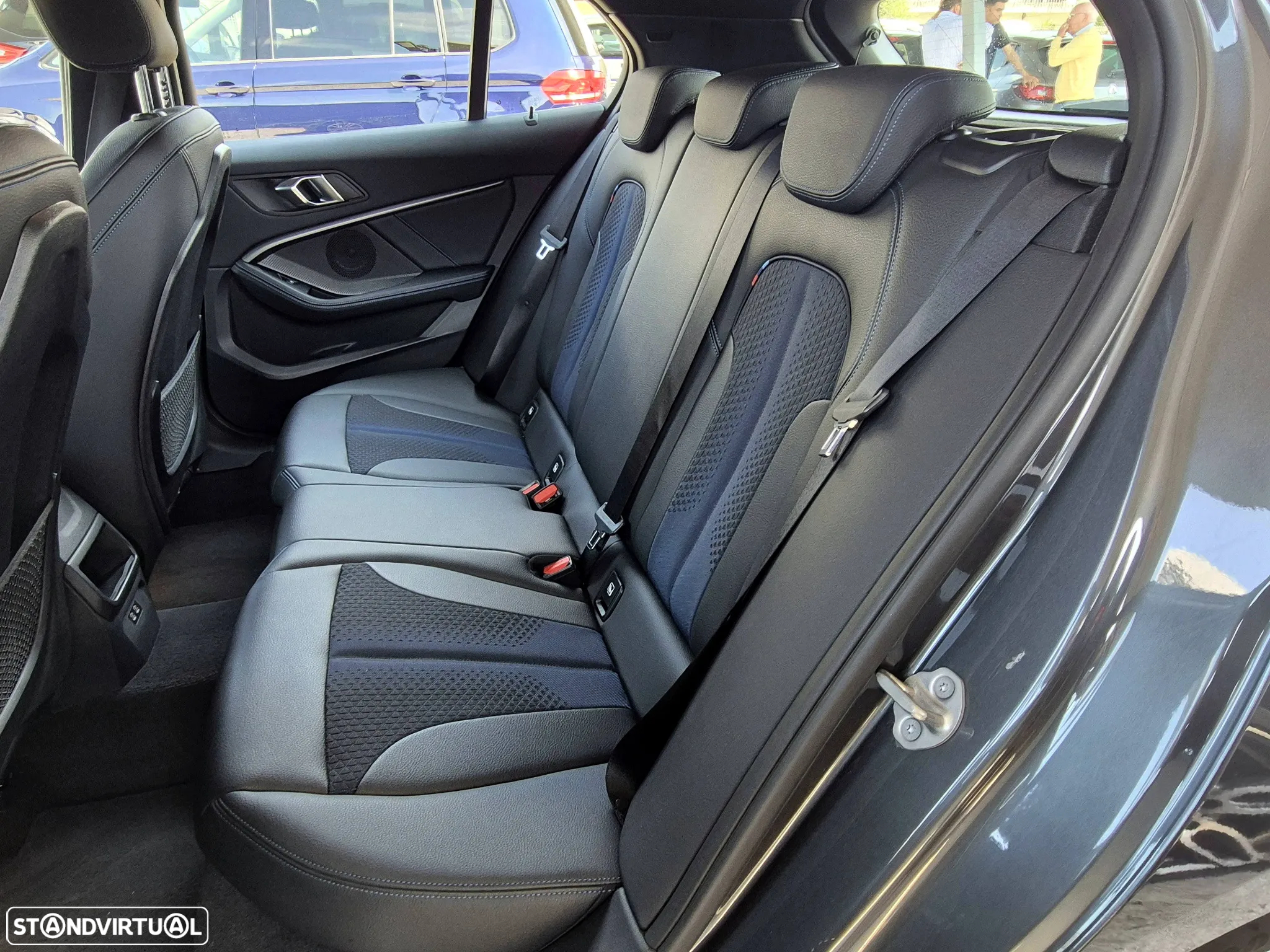 BMW 116 d Pack Desportivo M - 8
