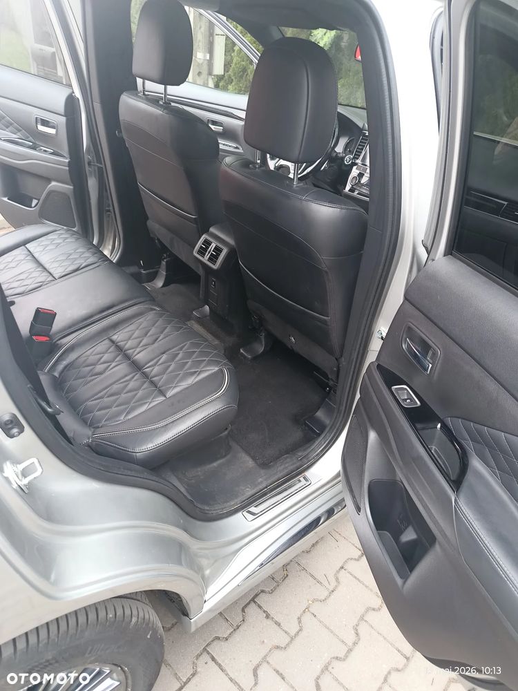 Mitsubishi Outlander - 19
