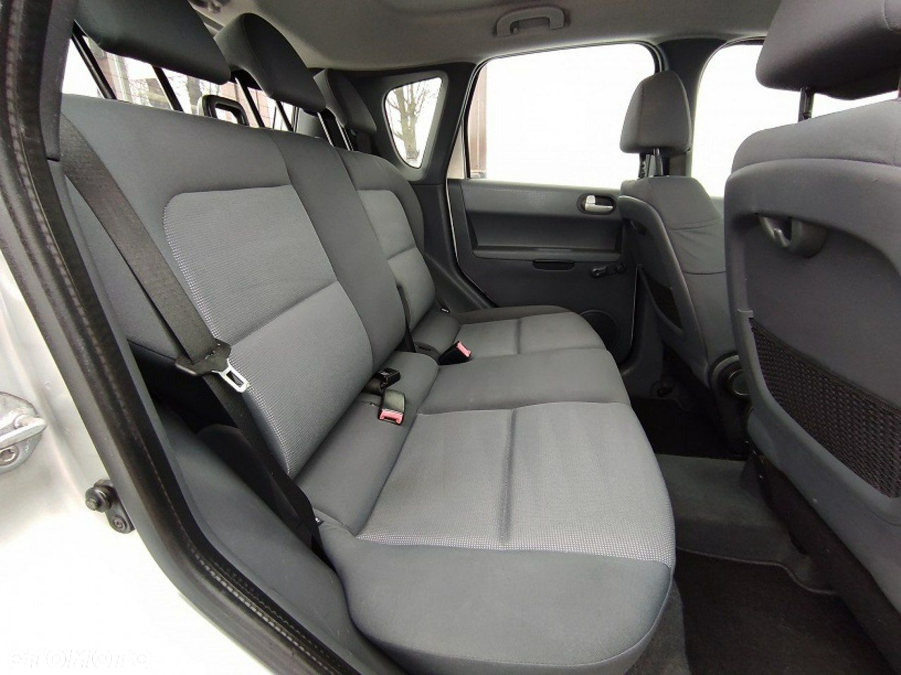 Mitsubishi Colt - 14