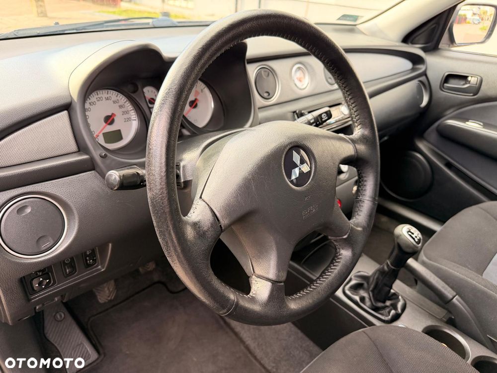 Mitsubishi Outlander 2.0 2WD Invite - 12