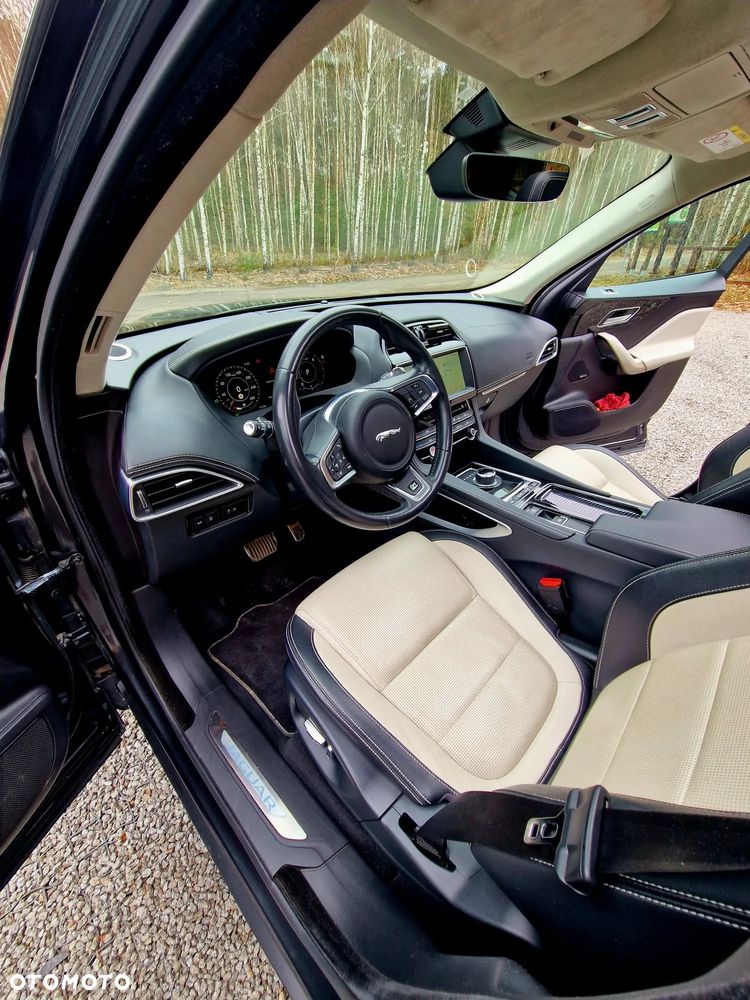 Jaguar F-Pace 2.0 i4D RWD R-Sport - 14