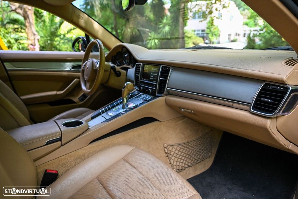 Porsche Panamera S Hybrid J19 - 23
