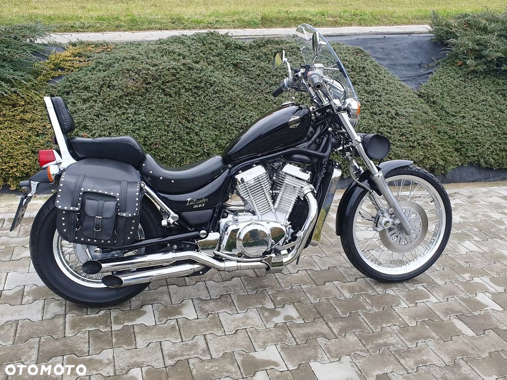 Suzuki Intruder - 11