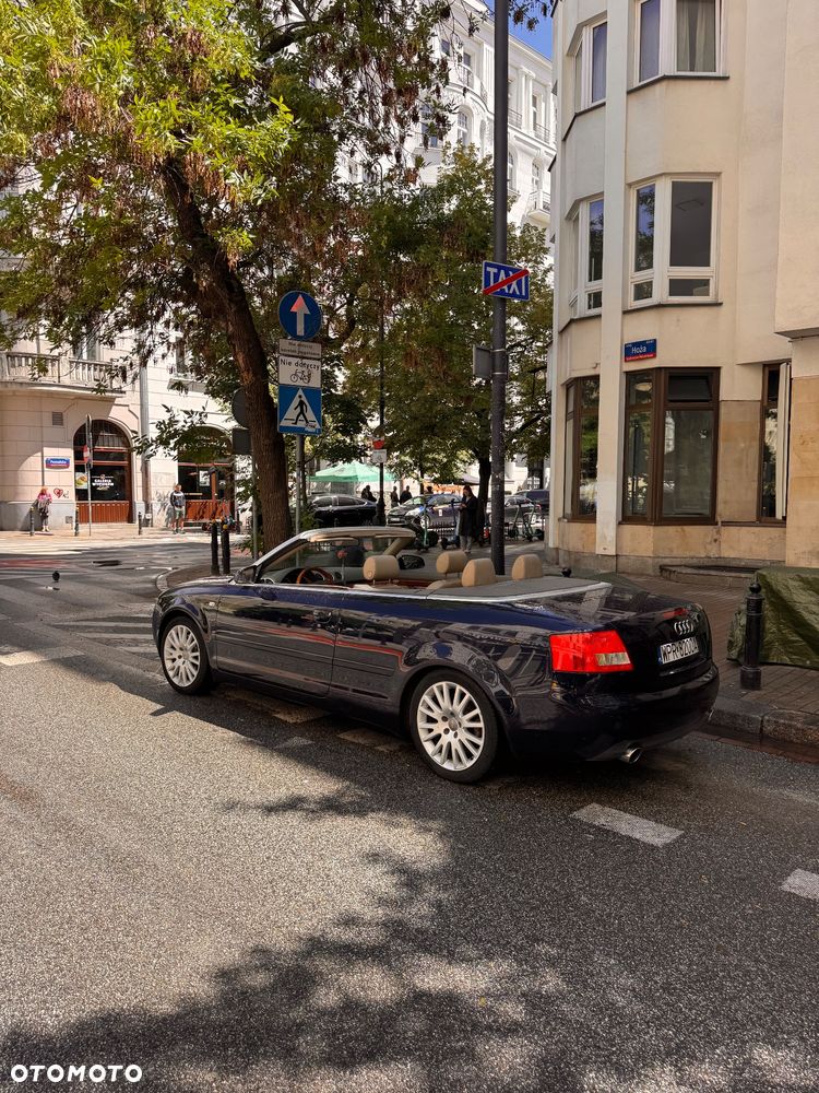 Audi A4 Cabrio 2.4 - 7