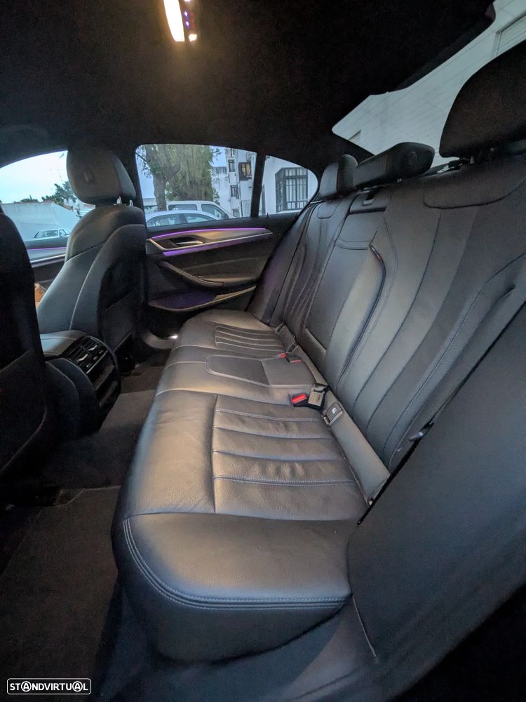 BMW 530 e Pack M - 18