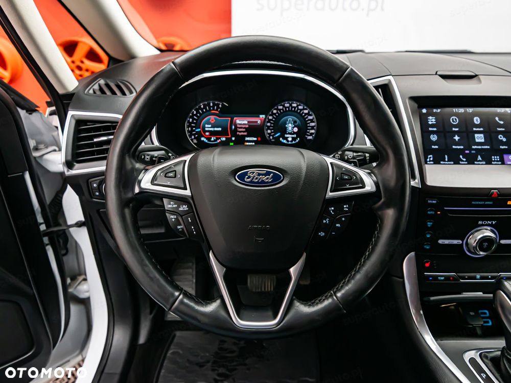 Ford S-Max - 11