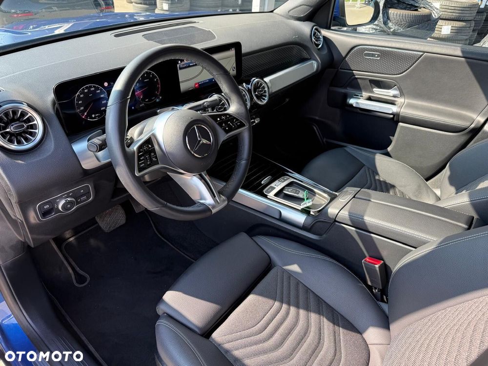 Mercedes-Benz GLB - 12