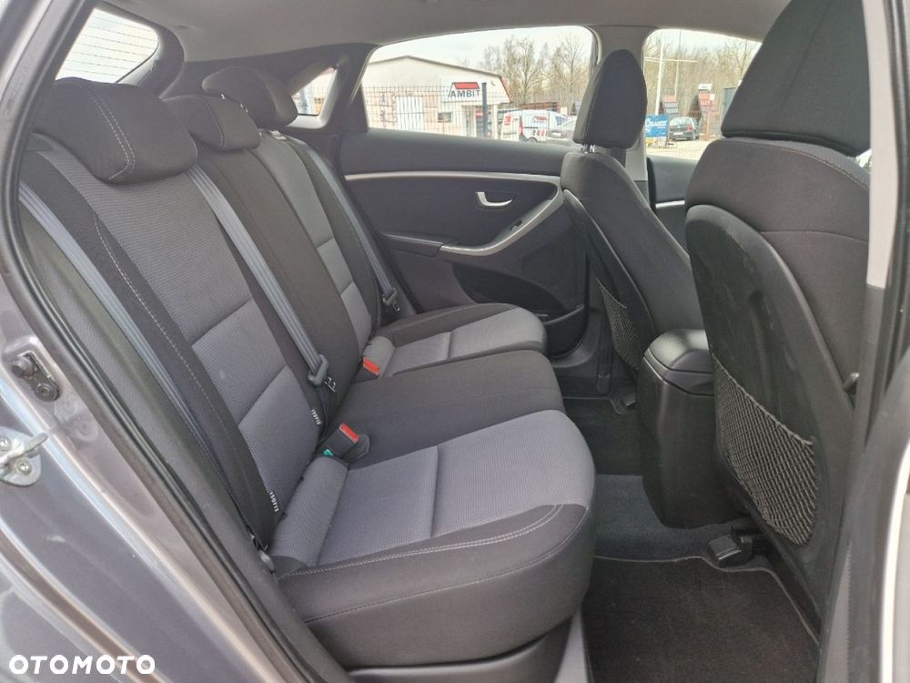 Hyundai i30 1.6 Comfort - 17