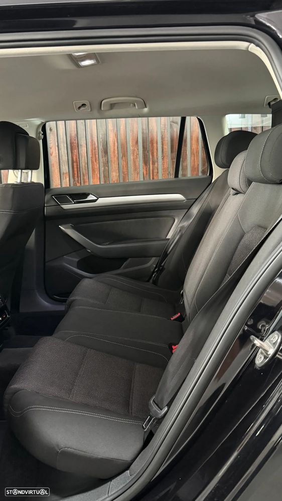 VW Passat Variant 2.0 TDI Confortline - 16