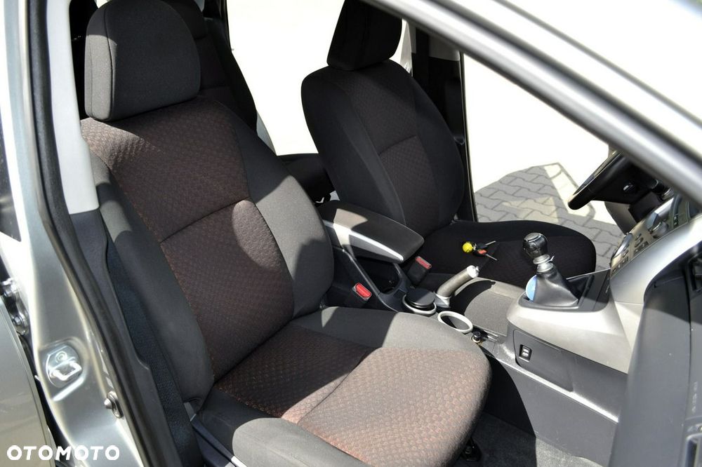 Toyota Verso 1.8 Premium - 32