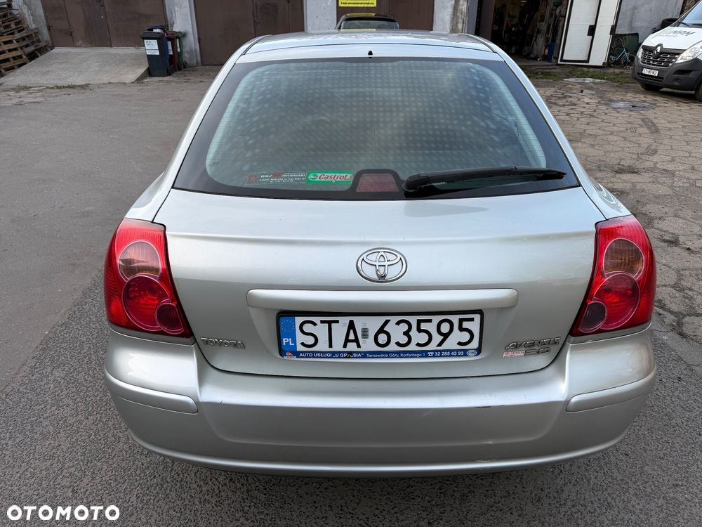 Toyota Avensis - 4