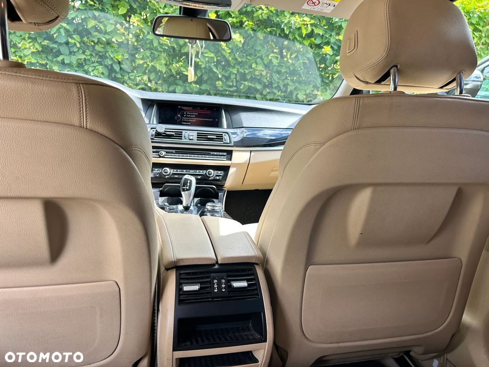 BMW Seria 5 520d xDrive - 10