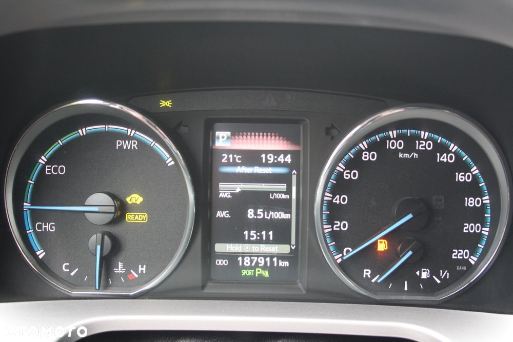 Toyota RAV4 Hybrid Style 4x2 - 32