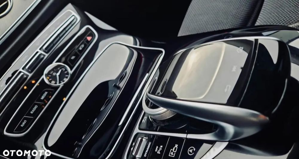 Mercedes-Benz Klasa E 220 d 9G-TRONIC - 11