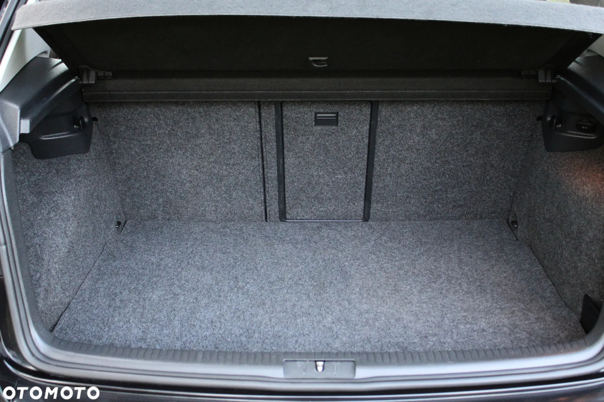 Volkswagen Golf 1.6 Comfortline - 24