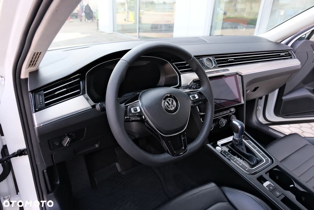 Volkswagen Passat - 22