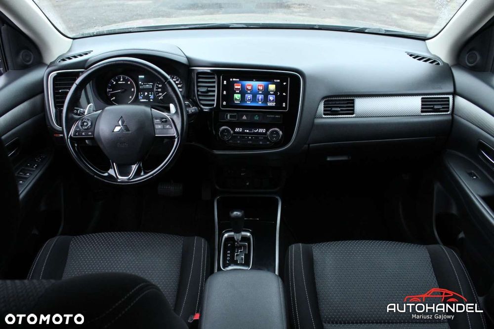 Mitsubishi Outlander - 11