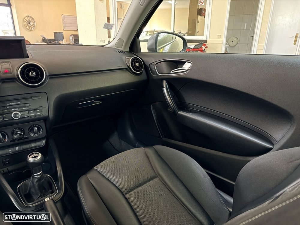 Audi A1 1.6 TDI S-line - 30