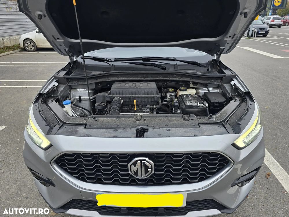 MG ZS - 11