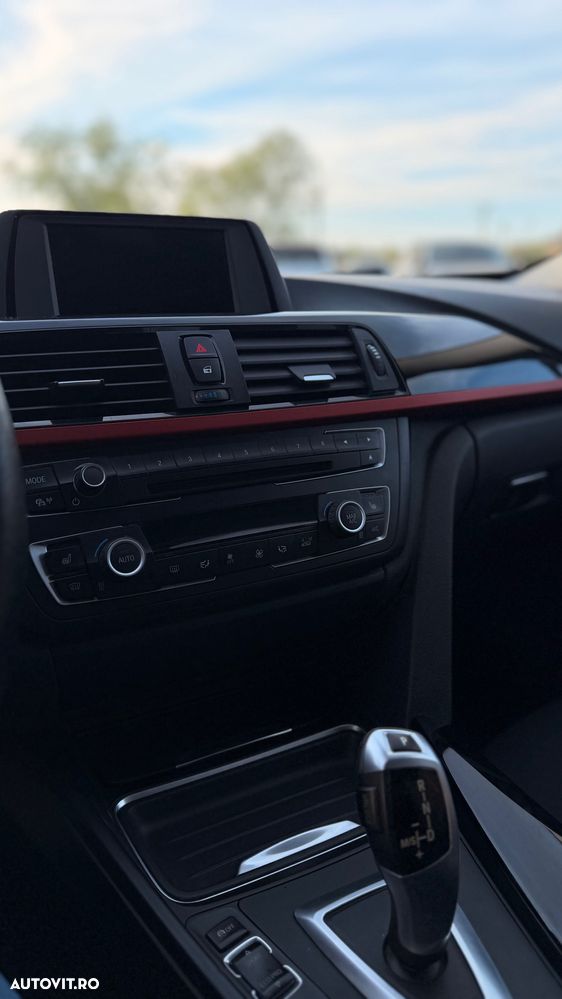 BMW Seria 3 320d Aut. Sport Line - 11