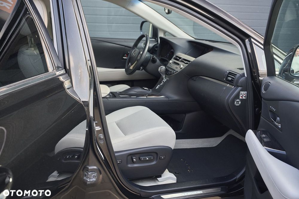 Lexus RX - 9