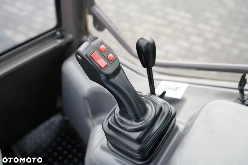 Hitachi ZW95  / ŁADOWARKA KOŁOWA  / 2020 R / WIDŁY DO PALET - 30