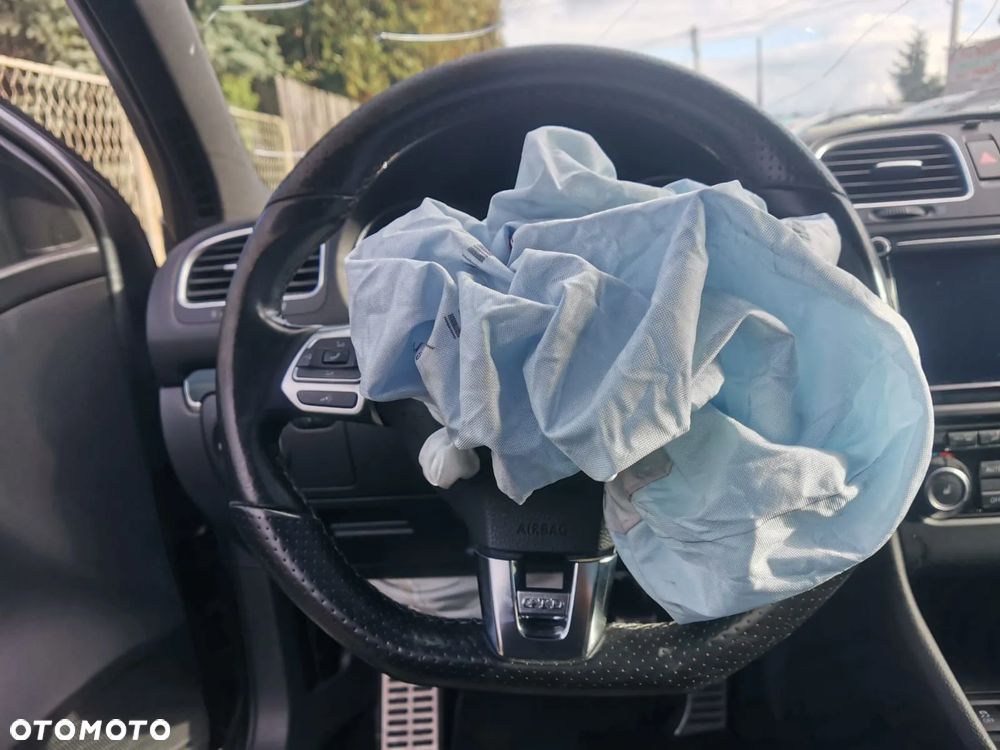 Volkswagen Golf - 14