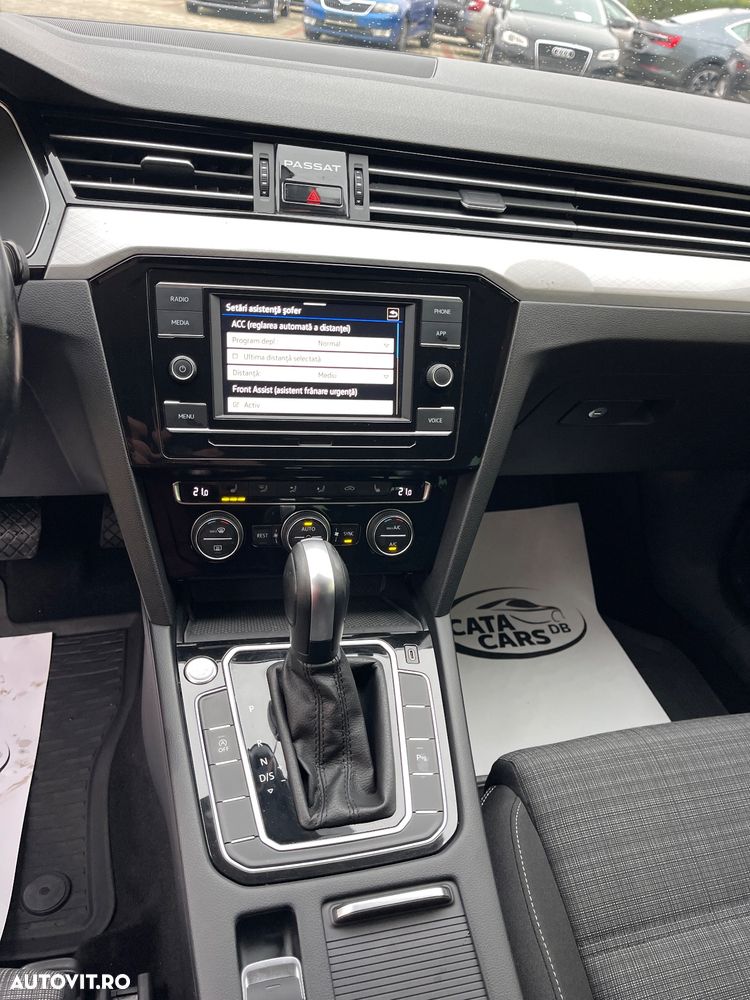 Volkswagen Passat - 34