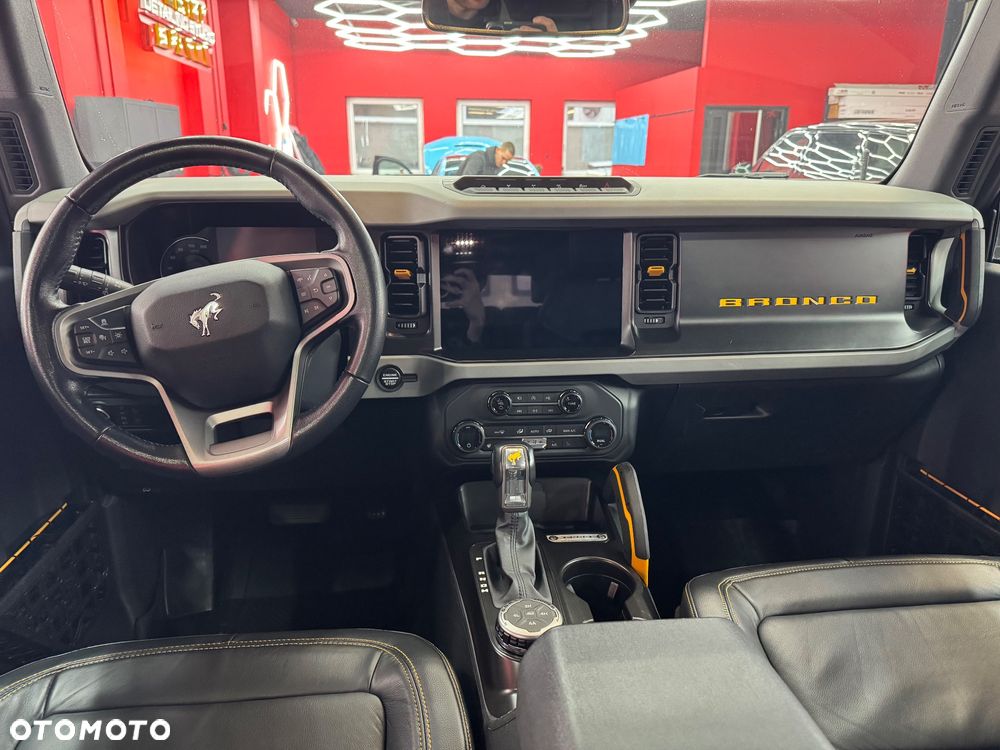 Ford Bronco - 9