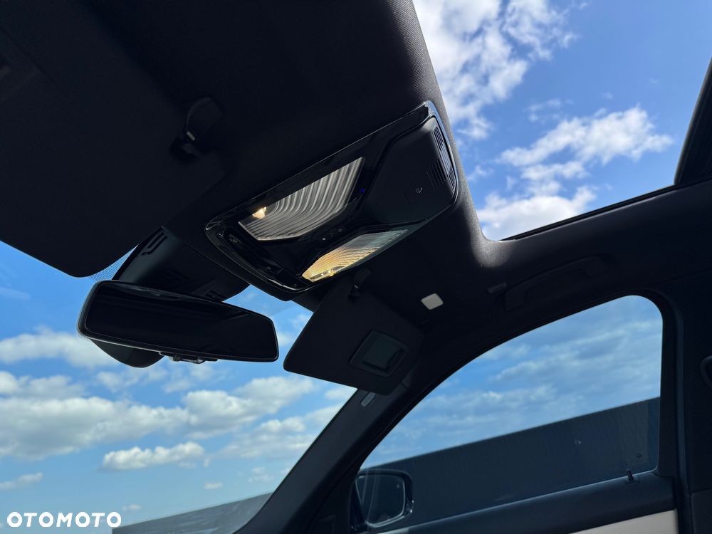 BMW Seria 3 330i M Sport - 22