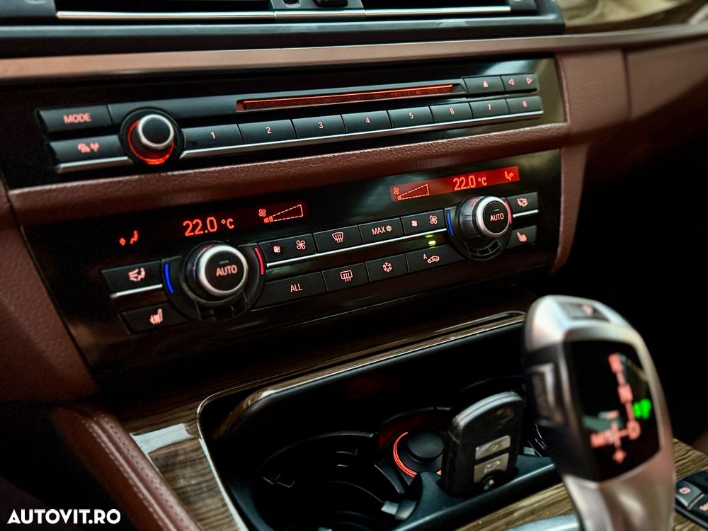 BMW Seria 5 520d Aut. Modern Line - 27