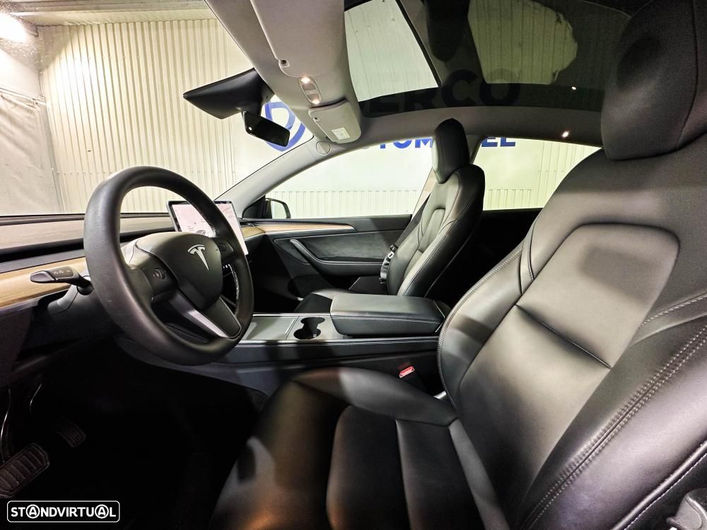 Tesla Model Y Long Range Dual Motor AWD - 9