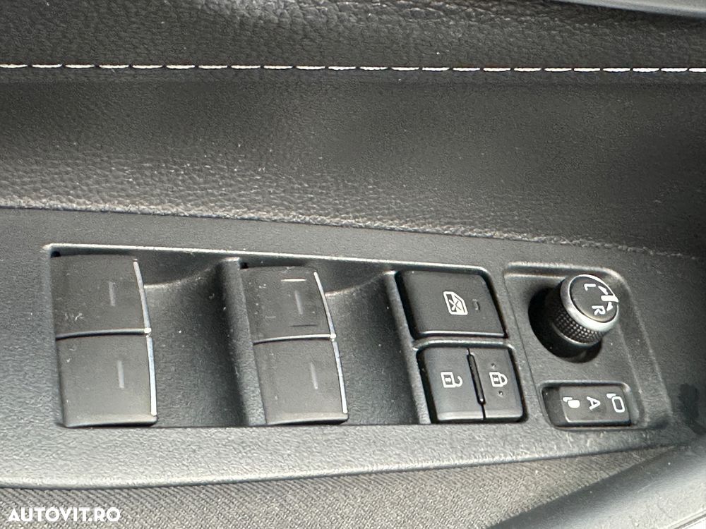 Toyota Corolla 1.8 HSD TS Dynamic - 14