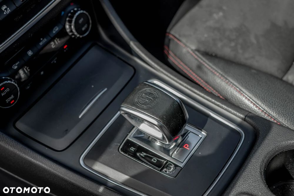 Mercedes-Benz CLA - 36