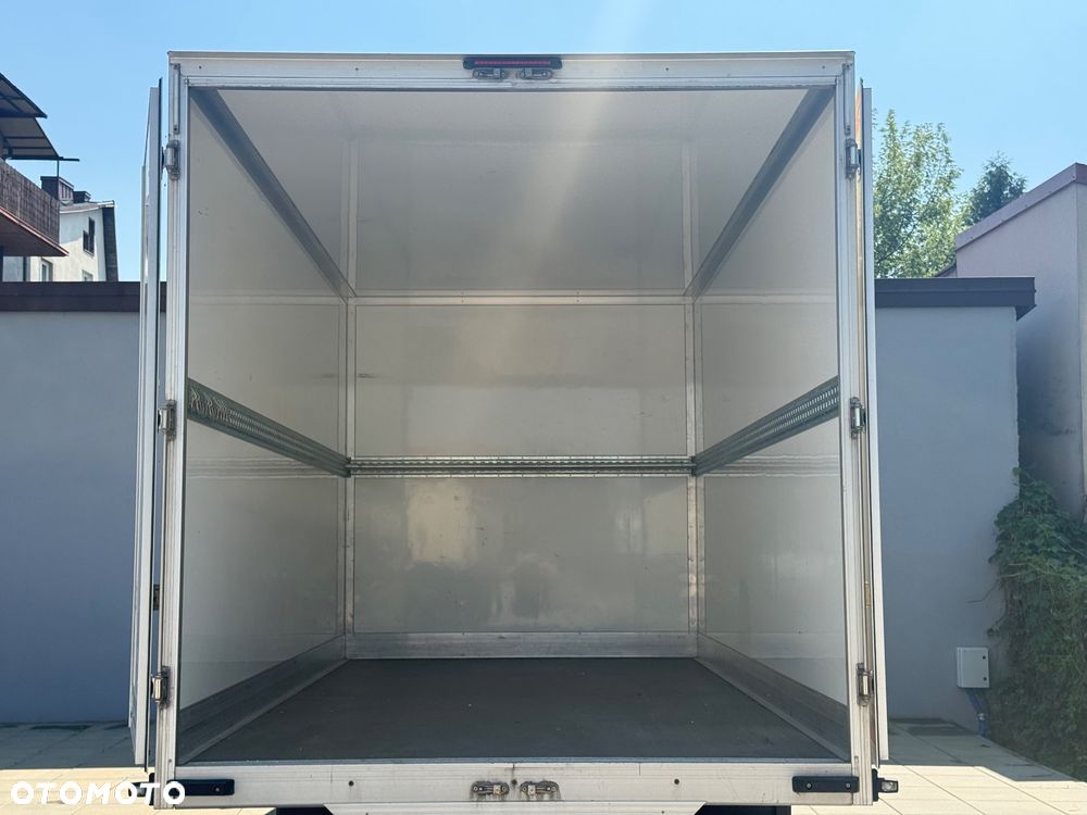 Mercedes-Benz Sprinter - 7