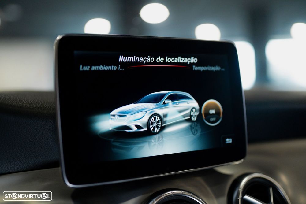 Mercedes-Benz CLA 220 - 30